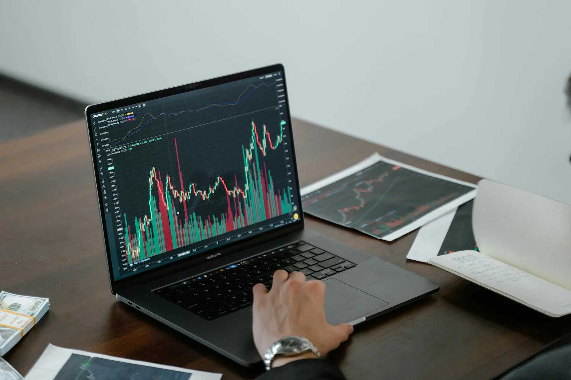 Demetra Holdings выкупила 3 559 акций за €5 196,14