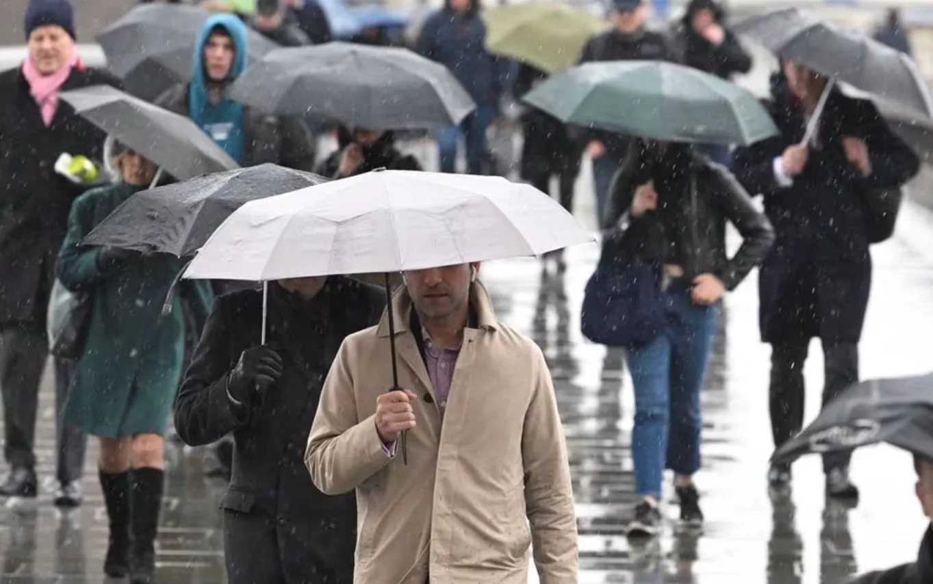 Οι αγγελίες εργασίας για αποφοίτους στο Ηνωμένο Βασίλειο υποχωρούν στο χαμηλότερο επίπεδο από το 2020, σύμφωνα με έρευνα της Indeed