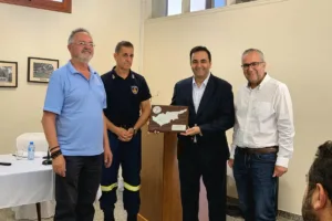 Η Κυπροαμερικανική ομοσπονδία δωρίζει €30.000 για εθελοντές πυροσβέστες στα ορεινά της Λεμεσού