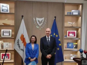 Ο Βαφεάδης αποχωρεί από το υπουργείο Μεταφορών εκφράζοντας ευγνωμοσύνη, καθώς η Τσολάκη αναλαμβάνει καθήκοντα