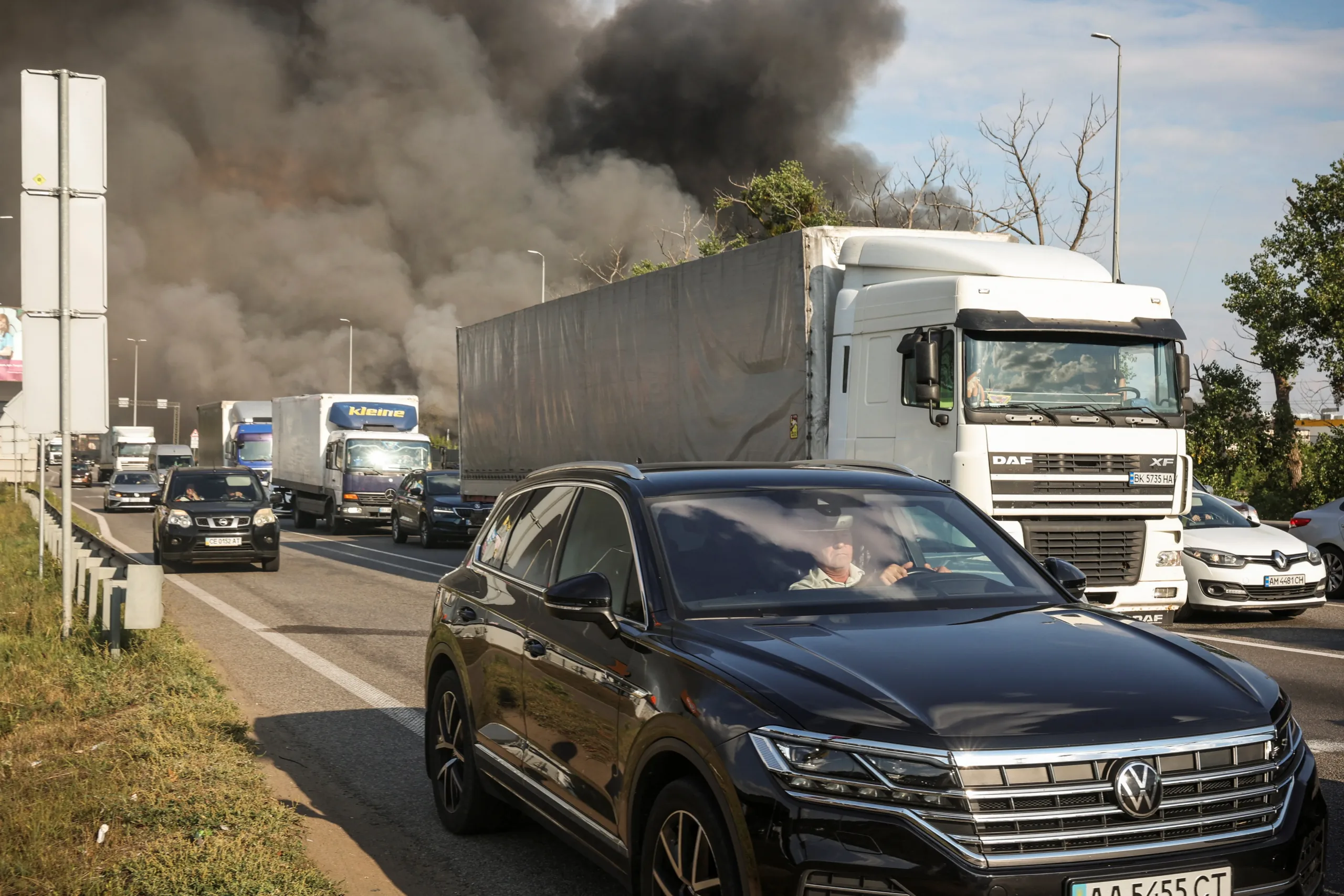 Four killed as Russian air attacks hit Kyiv region for sixth consecutive day