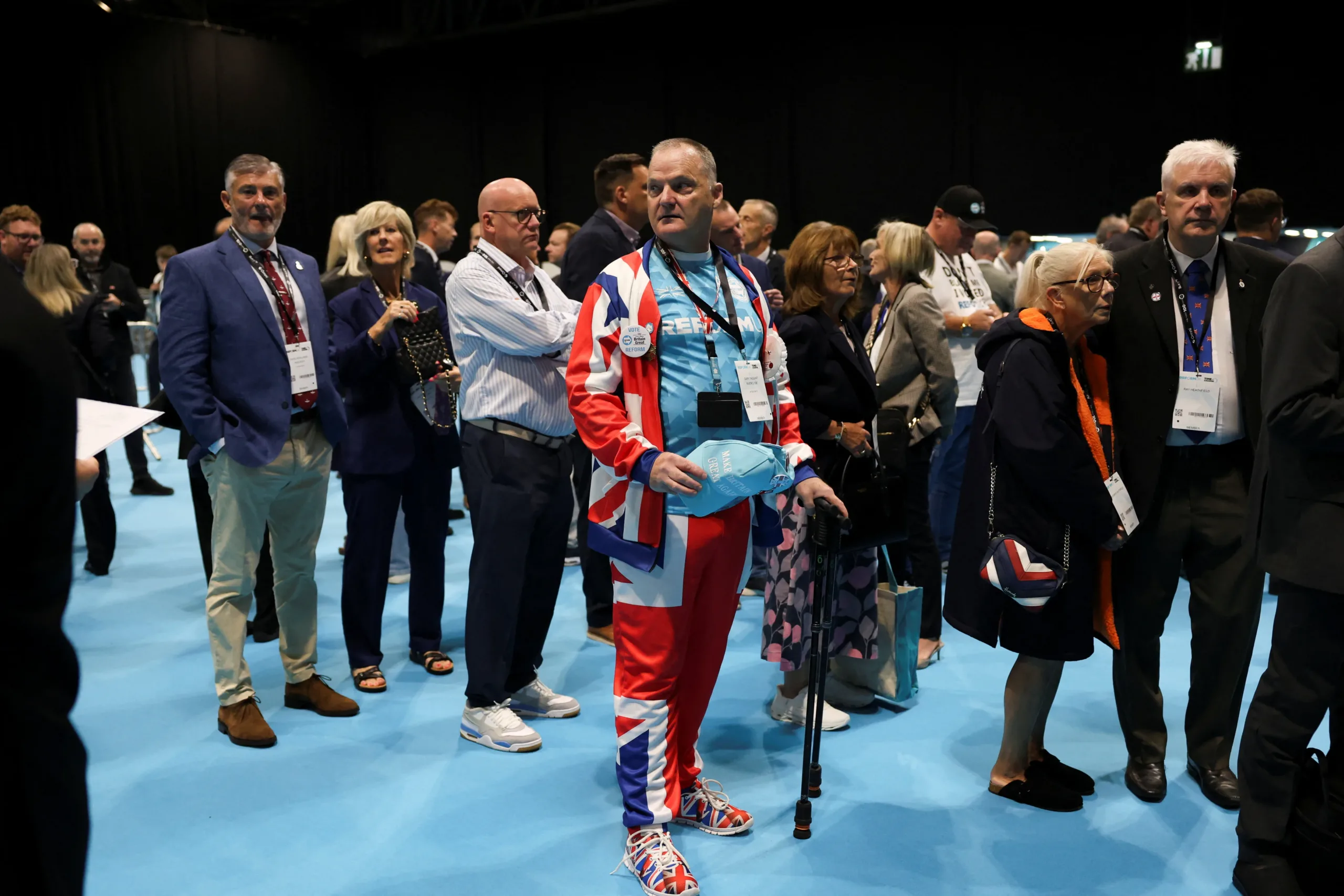 Στελέχη του Reform UK αποσύρονται προσωρινά μετά από καταγγελίες για μυστική ξένη χρηματοδότηση δημοσκοπήσεων