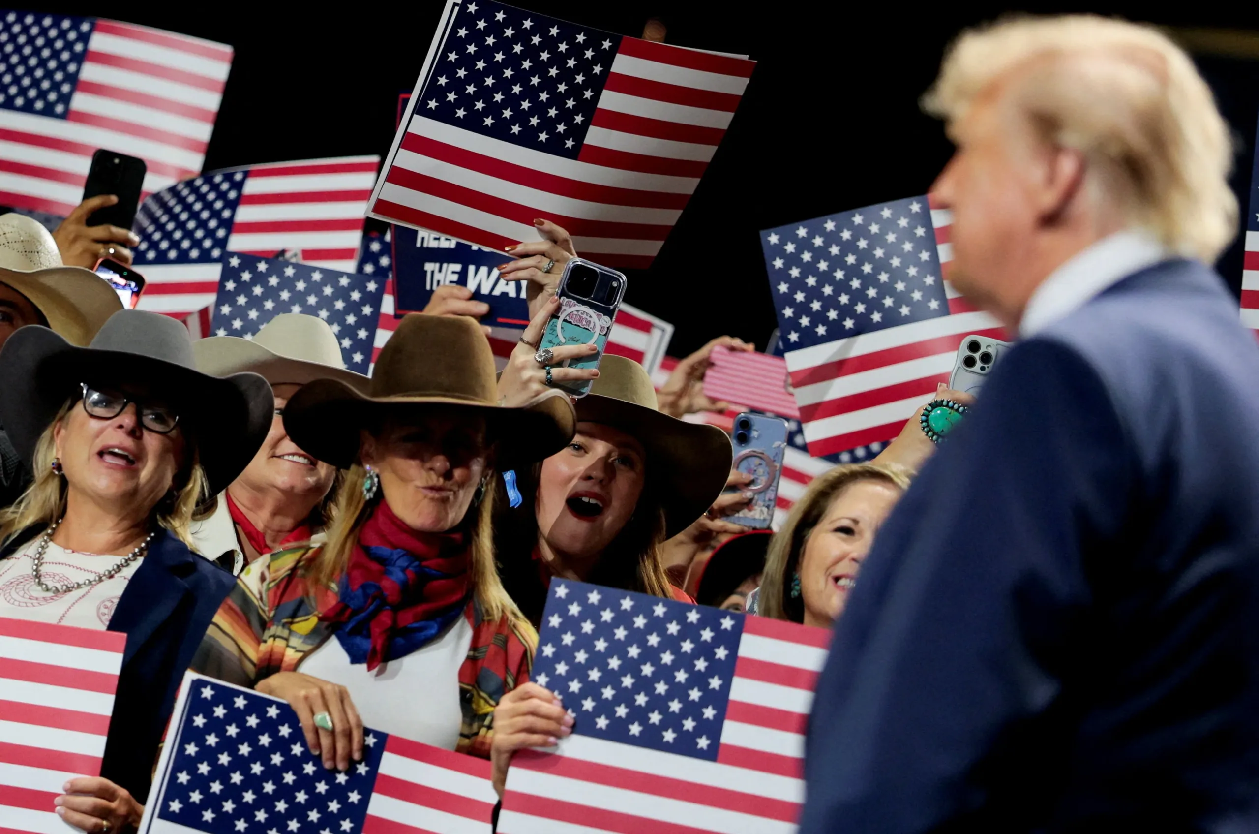 Трамп предложил выплатить «дивиденды Трампа» по $5 000 на съезде республиканцев перед промежуточными выборами