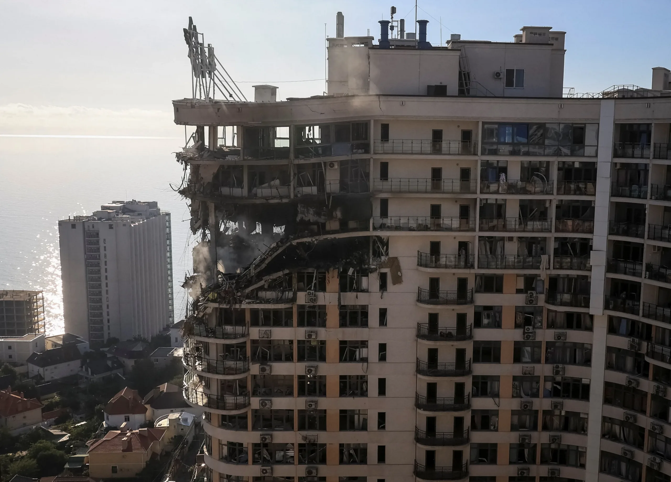 В результате российской атаки в Одессе ранены не менее пяти человек