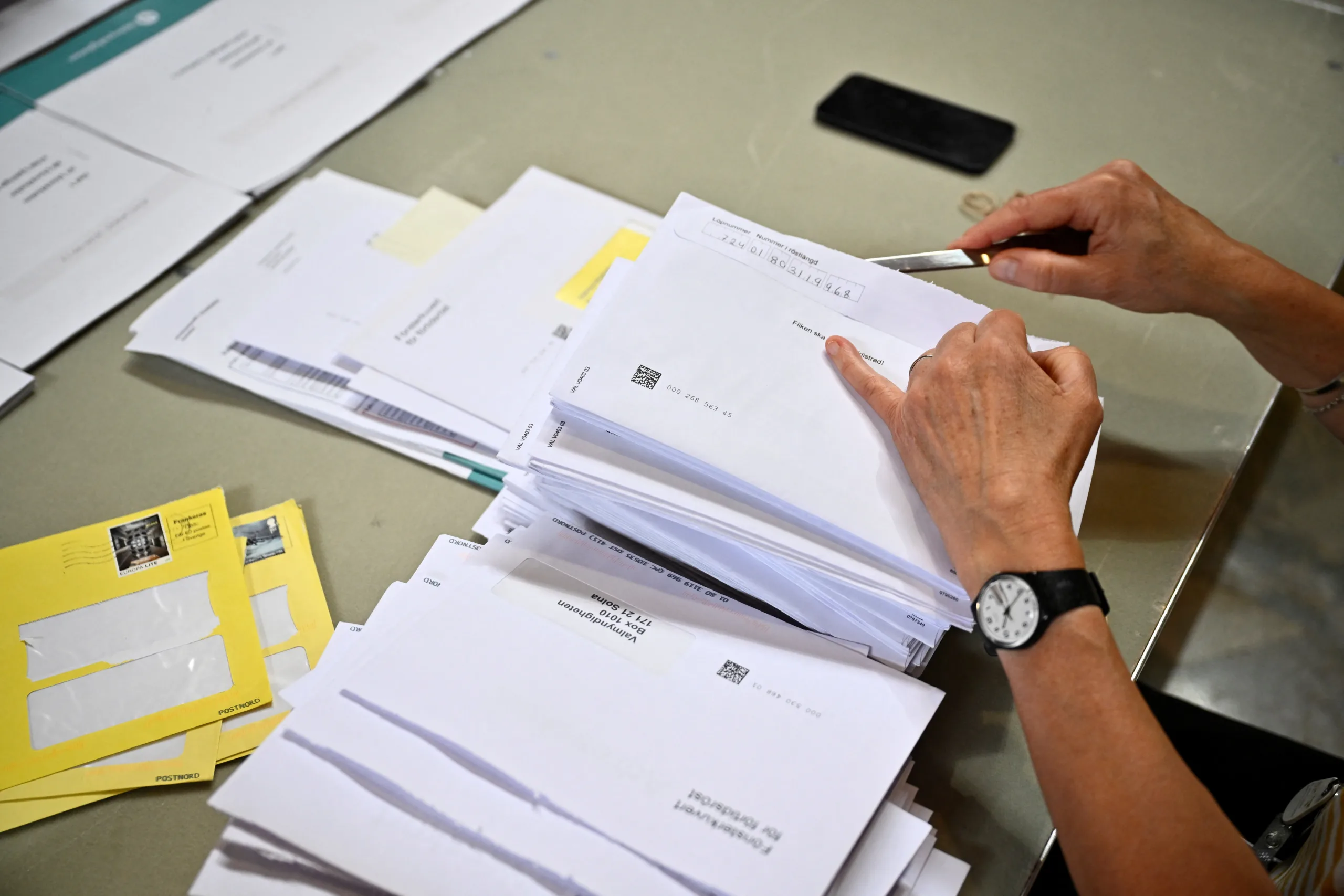 Sweden’s centre-left opposition holds narrow lead as ballot count continues