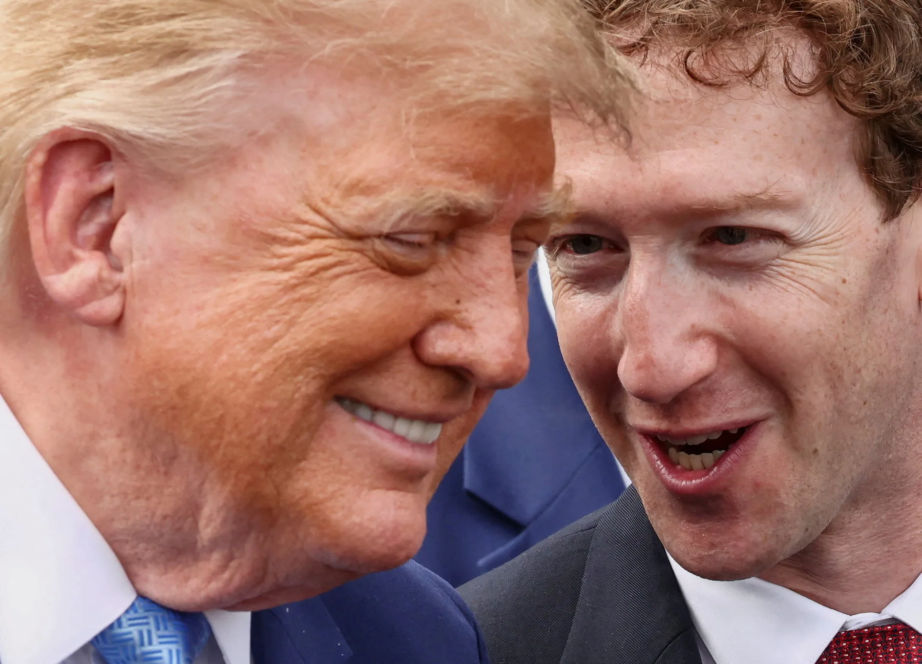 Ο Trump λέει ότι οι εταιρείες τεχνολογίας συμφώνησαν σε εθελοντικά πρότυπα για την AI και στηρίζει την επέκταση των κέντρων δεδομένων