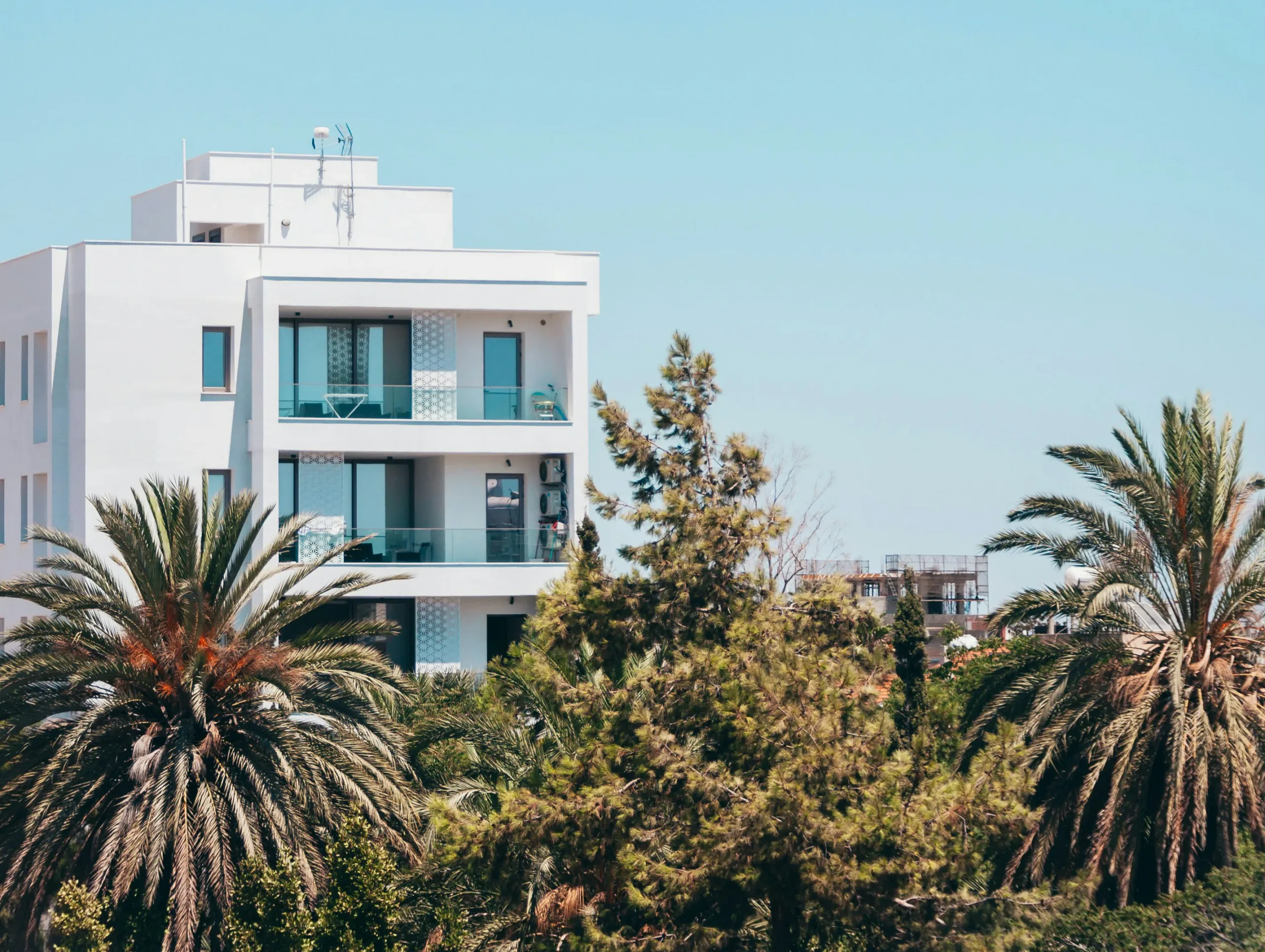 Η κυπριακή Βουλή εξετάζει περιορισμούς στις αγορές ακινήτων από μη πολίτες της ΕΕ