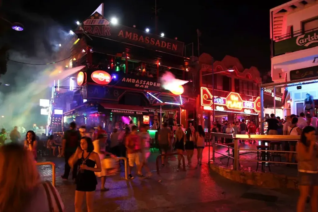 Ayia Napa: beaches, the town centre and routes around the resort