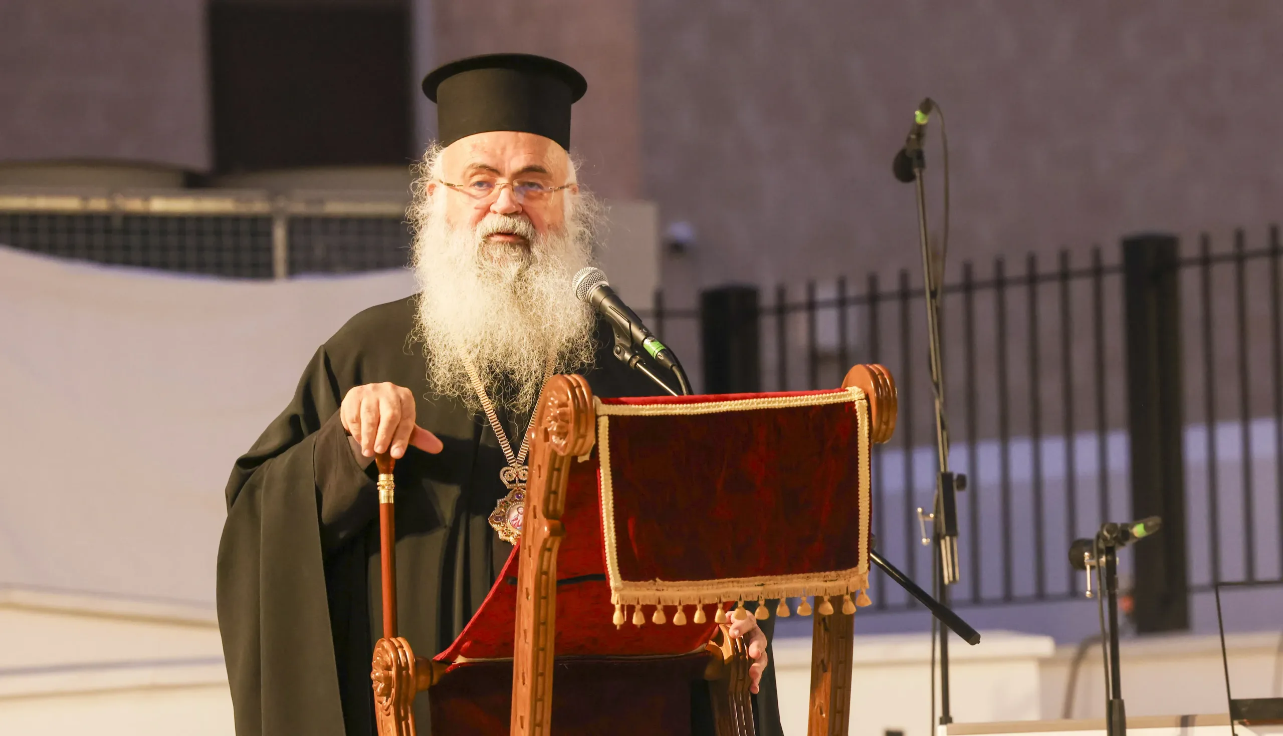 Archbishop Georgios urges pupils to meet technology challenges with critical thinking