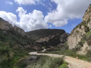 Η Δευτέρα αρχίζει με ηλιοφάνεια και ακολουθούν απογευματινές βροχές και καταιγίδες
