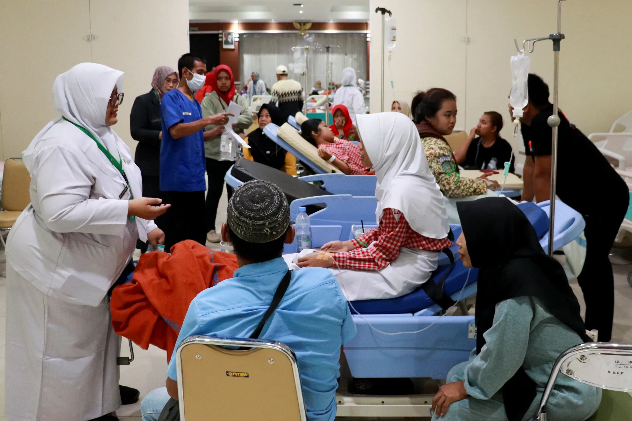 Parents file police complaint over free meal illnesses in North Sumatra