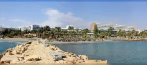 How do you choose a hotel in Cyprus?