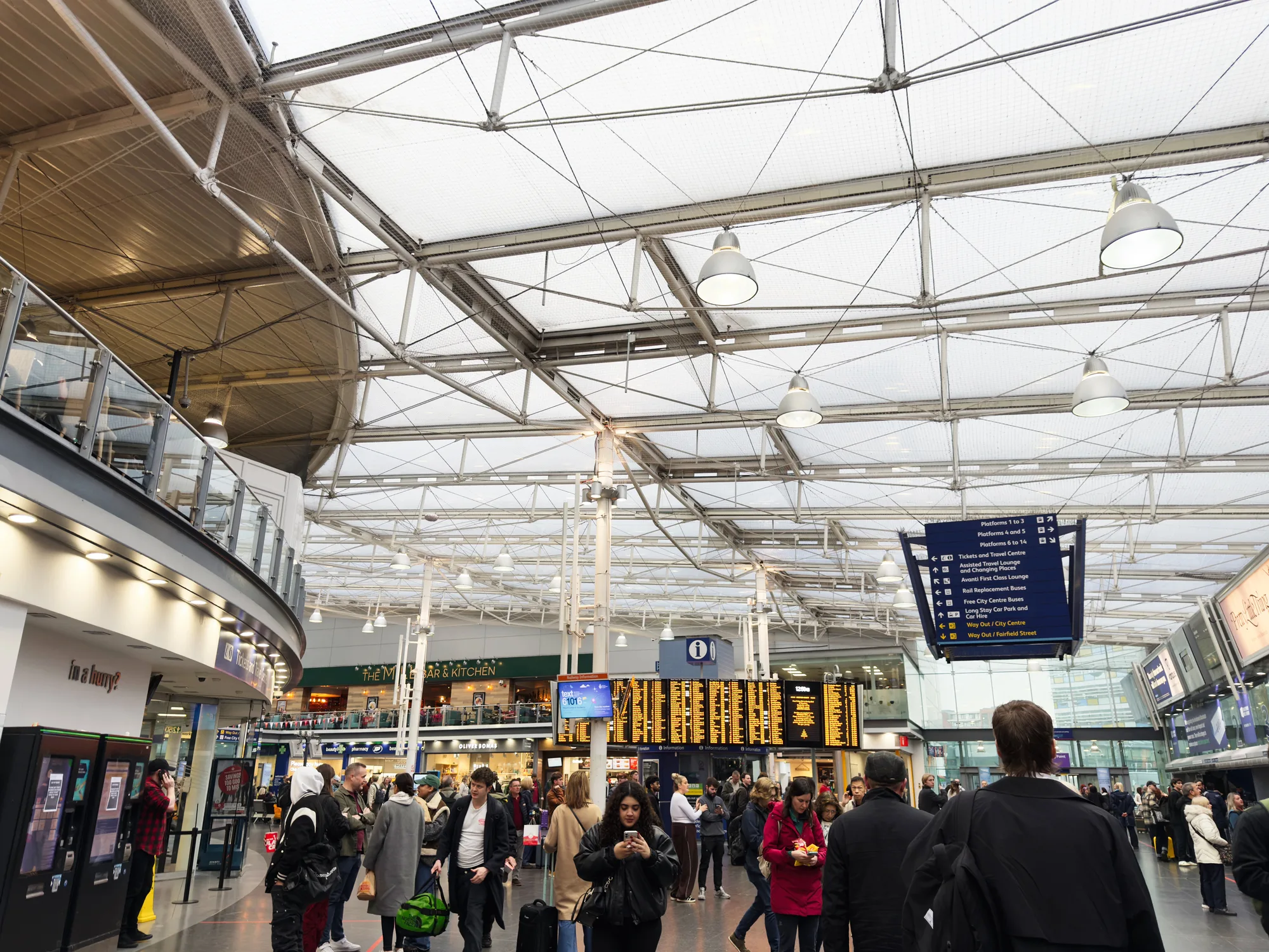 Air traffic control fault delays flights at several British airports