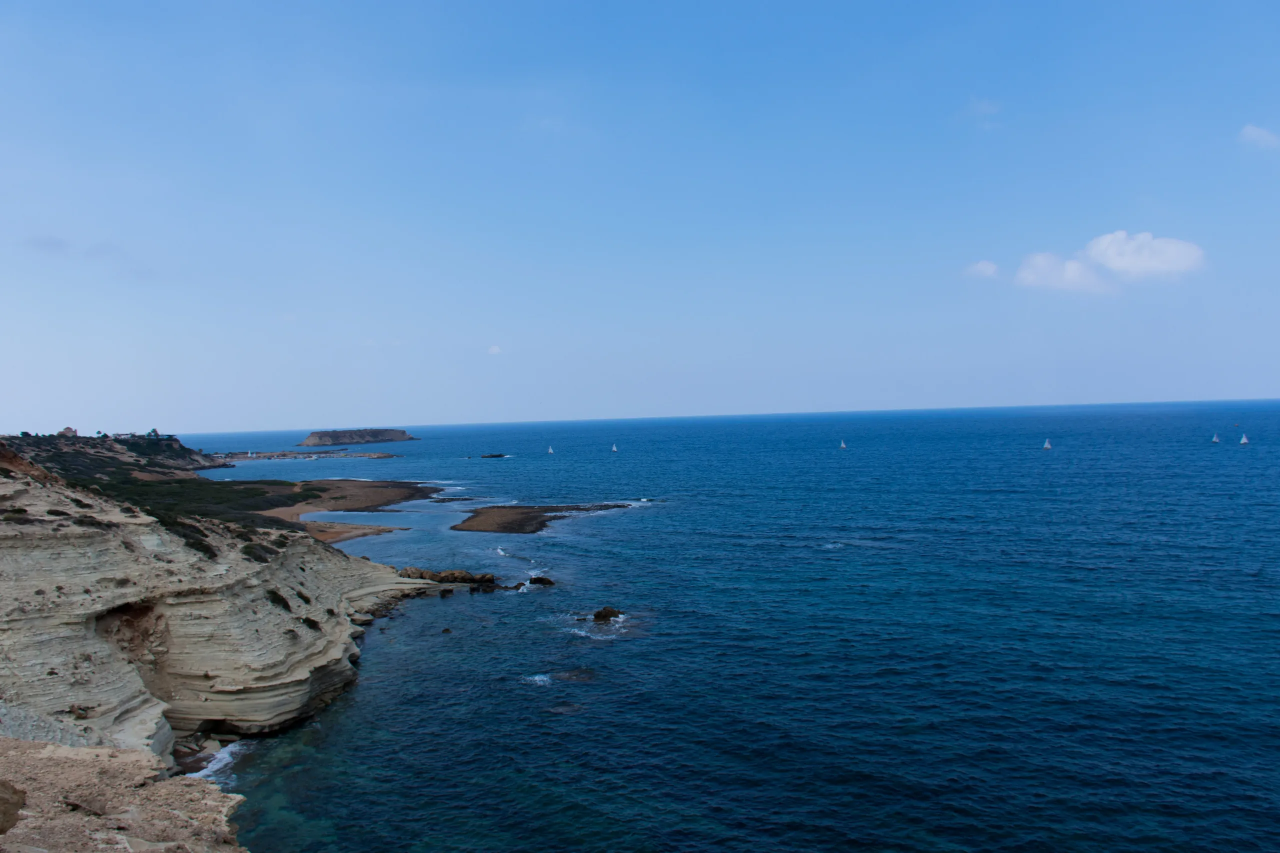 Clear skies and inland temperatures up to 37C forecast for Wednesday
