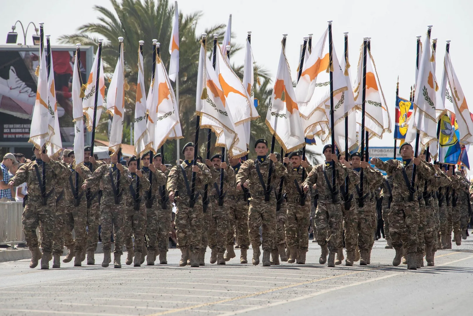 Αεροσκάφη θα πετάξουν σε χαμηλό ύψος πάνω από τη Λευκωσία κατά τις πρόβες για την παρέλαση της Ημέρας Ανεξαρτησίας