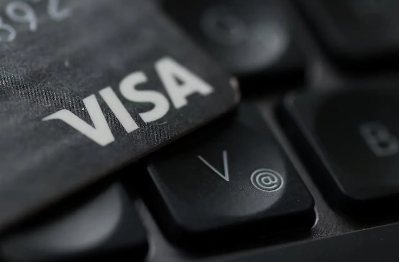 Η Visa επεκτείνει τις υπηρεσίες κυβερνοασφάλειας καθώς η AI επιταχύνει τις κυβερνοαπειλές