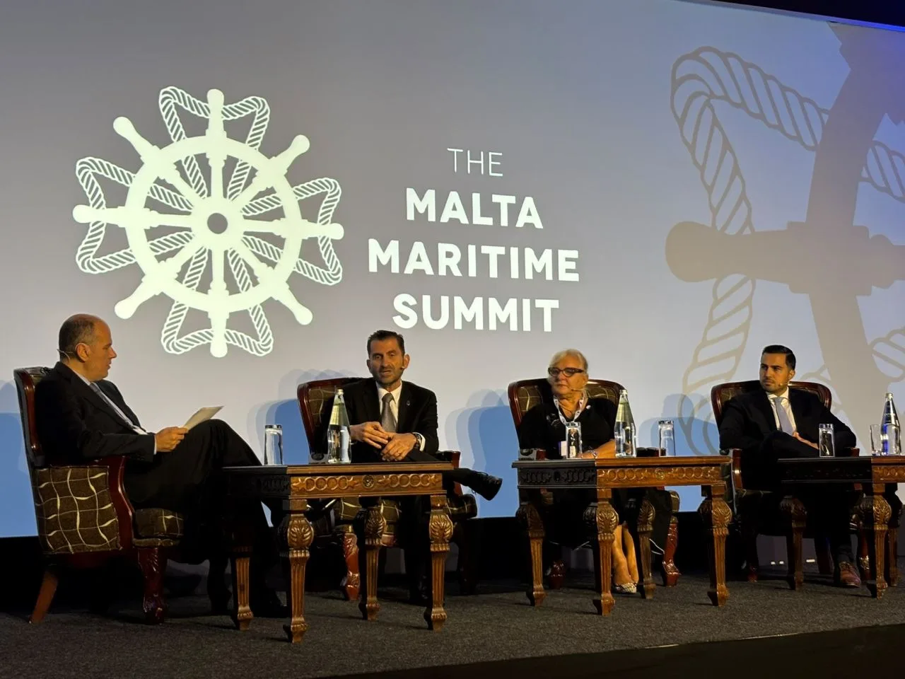Shipping faces shortage of 39,100 qualified officers as industry pursues cleaner fuels