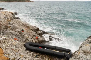 Έξι μετανάστες νεκροί από σύγκρουση ταχύπλοου με σκάφος του ελληνικού Λιμενικού ανοιχτά της Λέσβου