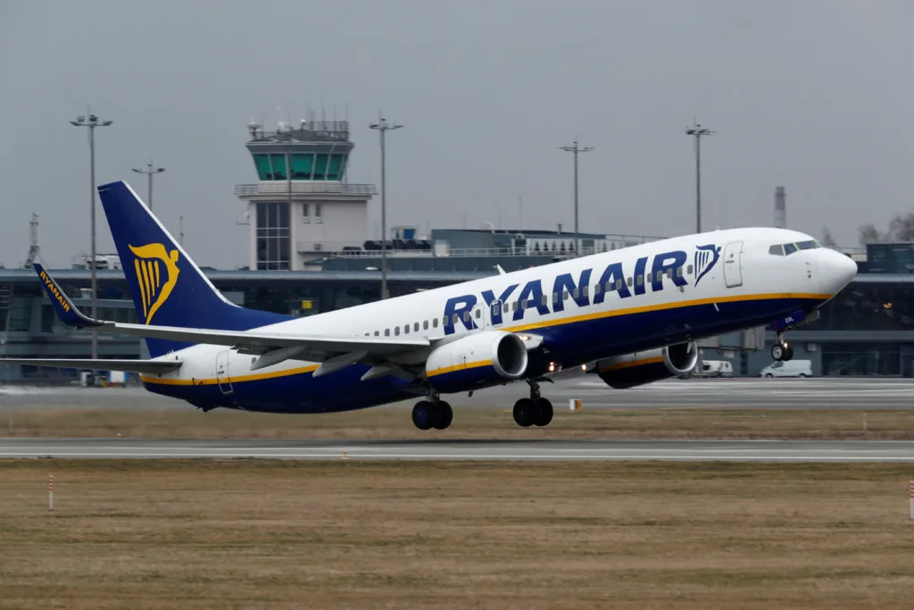 Ryanair cuts 20 Belgian winter routes and warns of higher fares in 2027