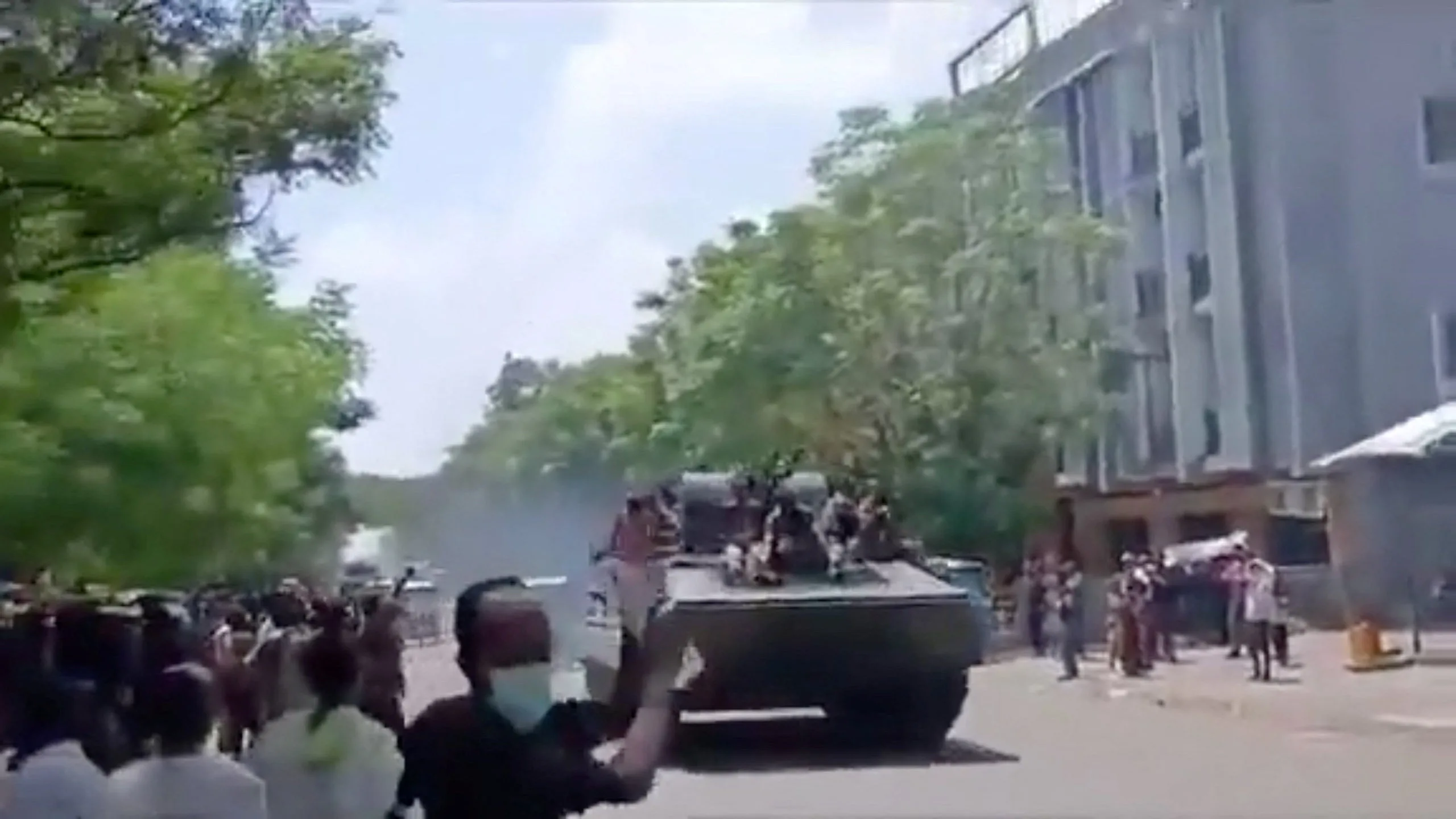 В Аддис-Абебе слышны взрывы, источник в оппозиции заявляет об ударах беспилотников