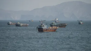 Το Ιράν θα κλείσει διαδρομές στα στενά του Ορμούζ που θεωρεί παράνομες, δηλώνει σύμβουλος των Revolutionary Guards