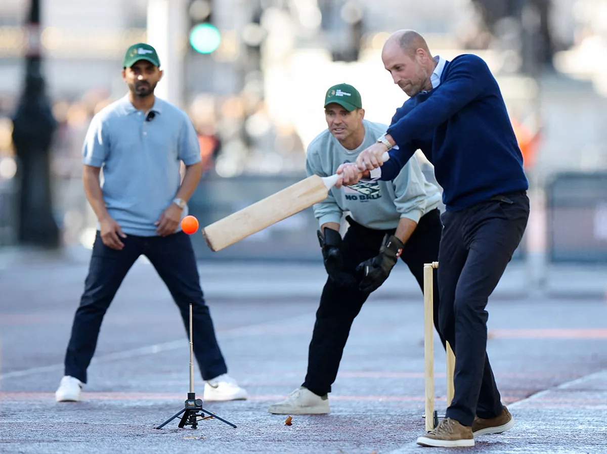 Prince William plays cricket on The Mall to promote Earthshot Prize