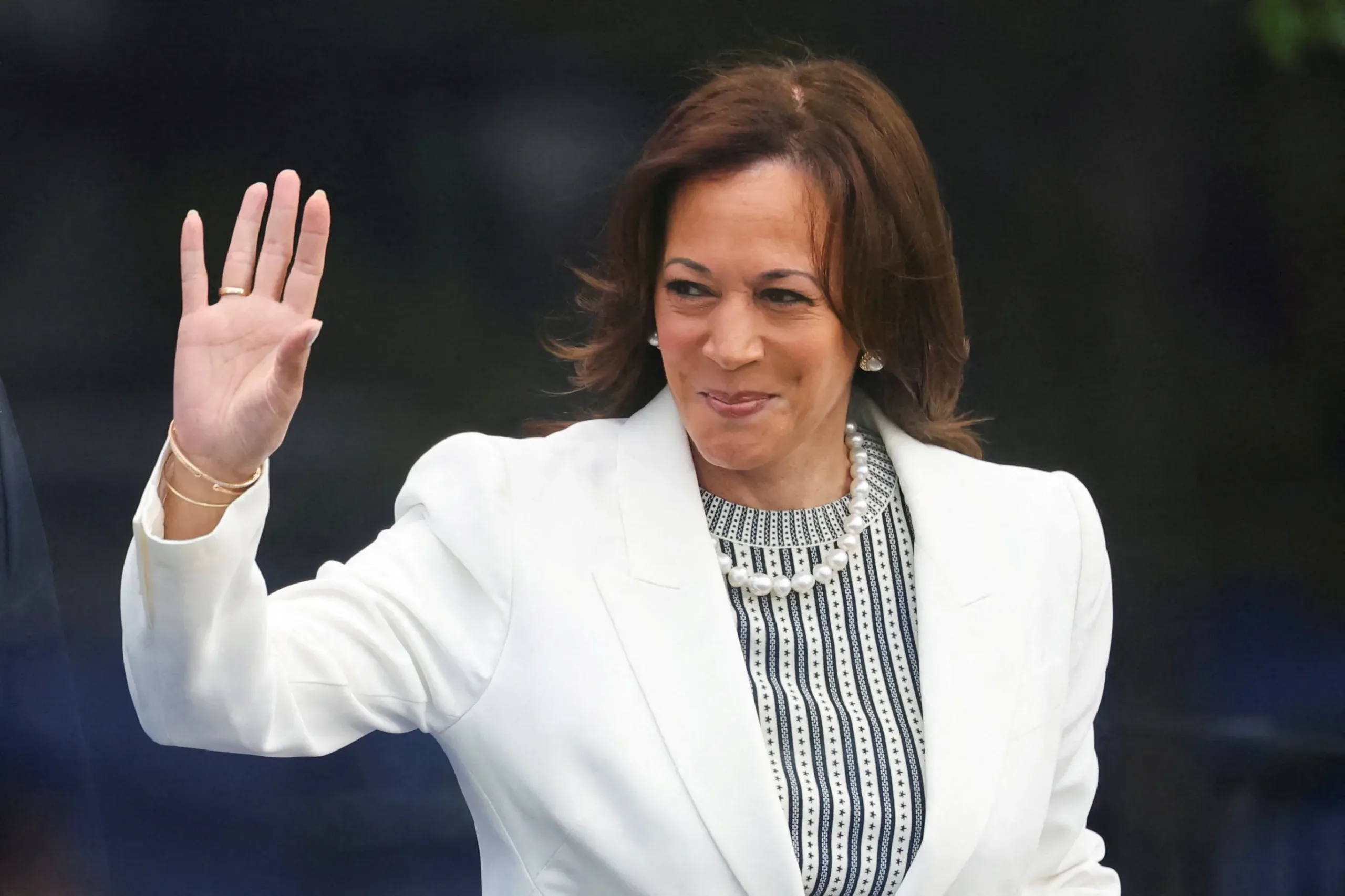 Harris campaigns for Democrats in close midterm races as she considers 2028 bid
