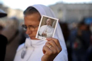 Pope Leo diagnosed with lung cancer after surgery; leaders and Catholics offer prayers