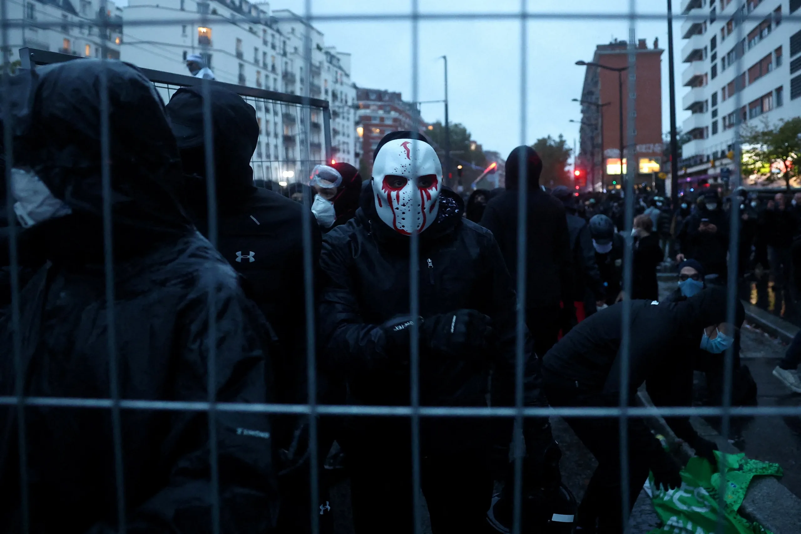 Французские профсоюзы и протестные движения призывают к новым акциям и забастовке 5 ноября