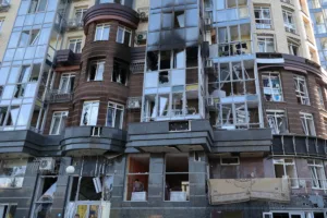 Власти: четыре человека погибли при атаках беспилотников на Белгород и соседнее село