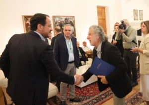 Η Κύπρος εξετάζει αυστηρότερους ελέγχους στις υπηρεσίες υγείας και ποινές για άσκηση της ιατρικής χωρίς άδεια