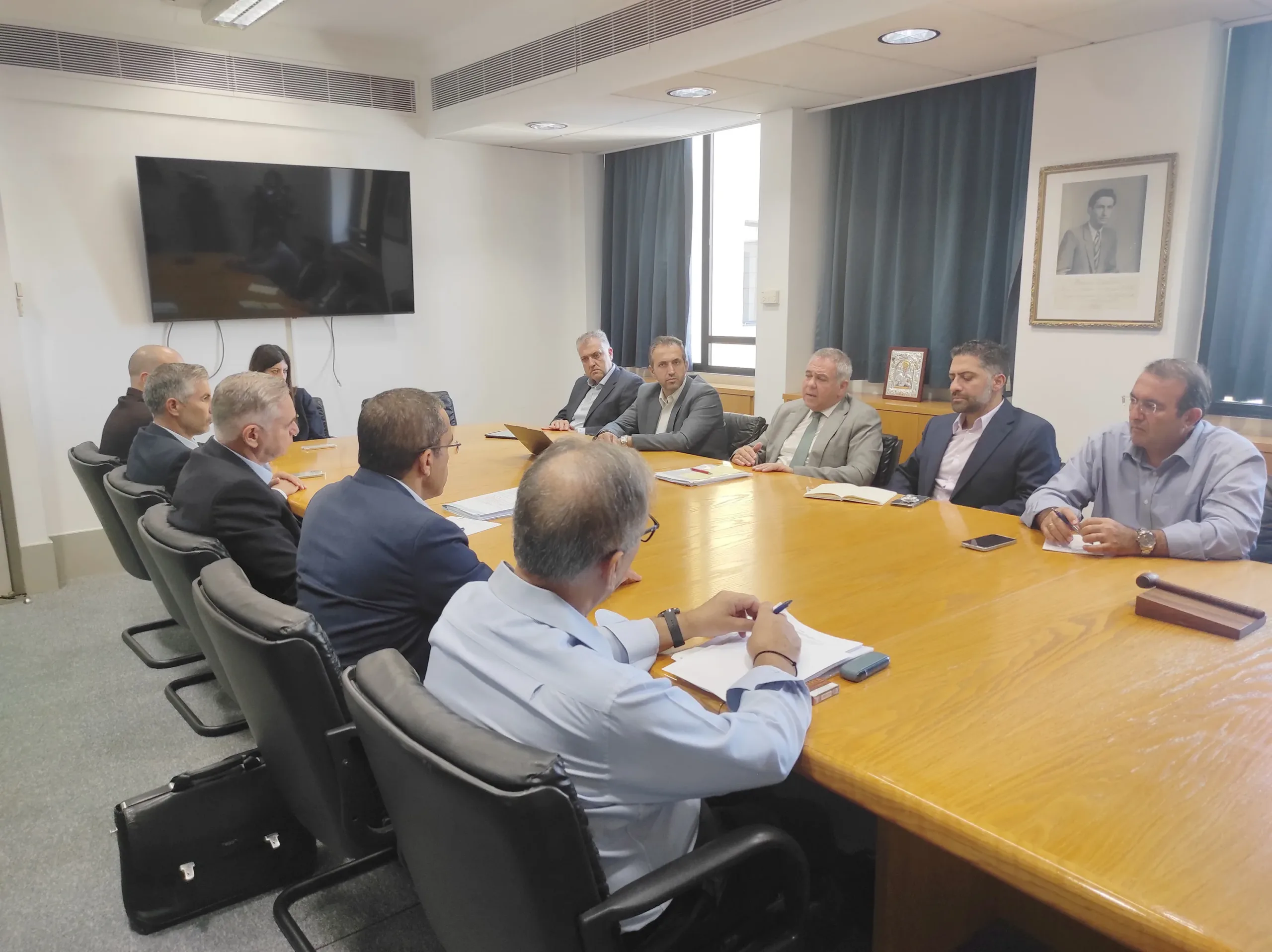 Diko και SEK συμφωνούν για υποχρεωτικά ταμεία προνοίας στις συζητήσεις για τη συνταξιοδοτική μεταρρύθμιση