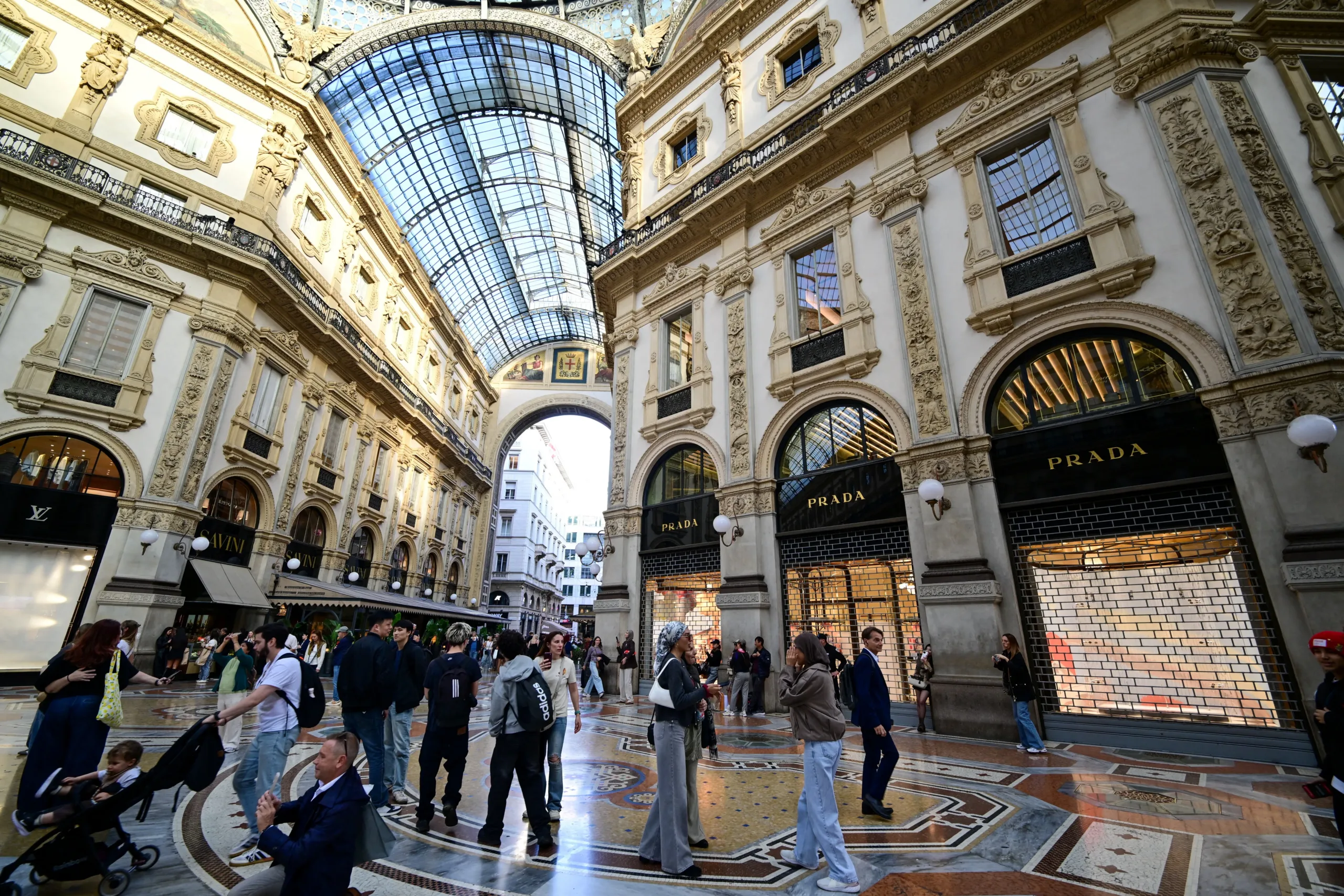 Italy plans 500-troop deployment to Milan after weekend unrest