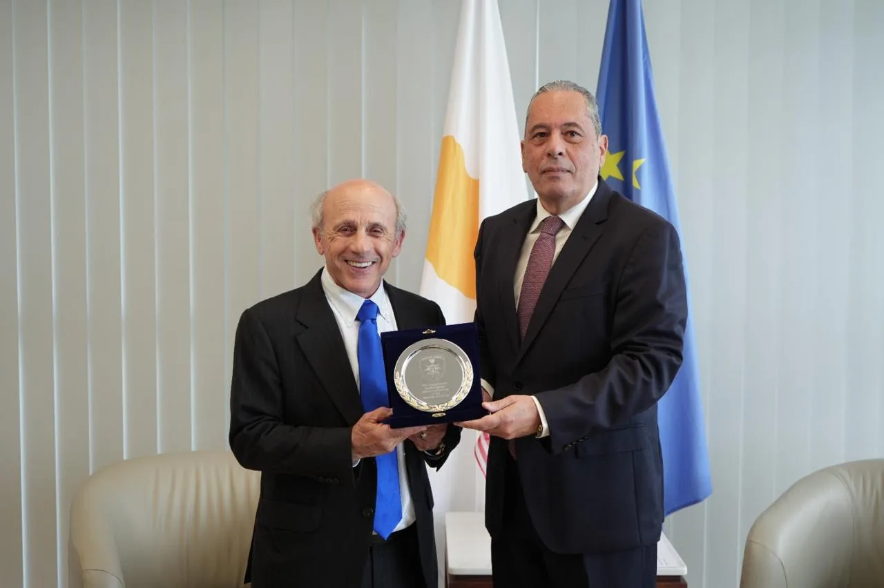 Ο Πάλμας συναντά τον νέο πρέσβη των ΗΠΑ για να συζητήσουν τη συνεργασία στην άμυνα και την ασφάλεια