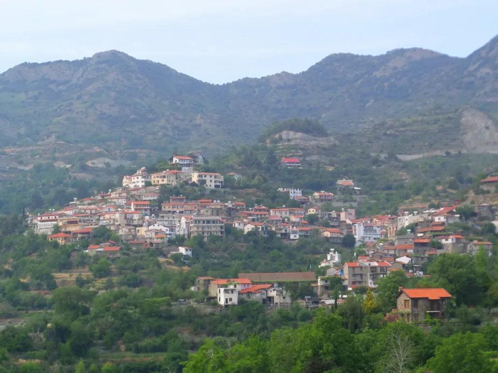 Agros: a stroll through the village, crafts and an itinerary