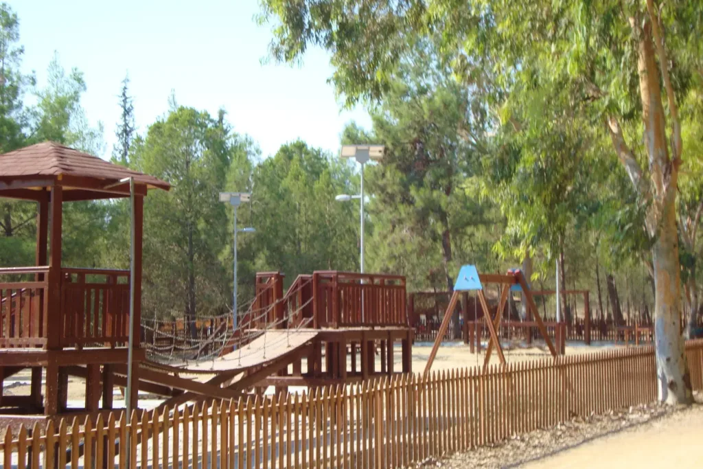 Child benefit in Cyprus 2026: eligibility, amounts and how to apply