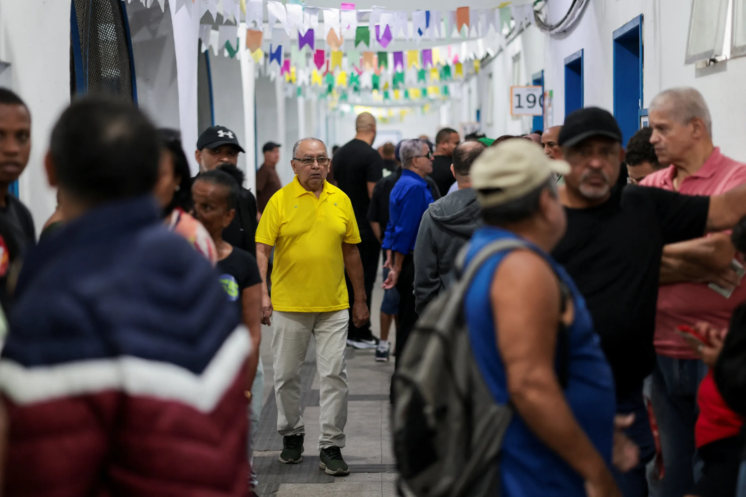 Η Βραζιλία ψηφίζει σε αμφίρροπες εκλογές μεταξύ Λούλα και Φλάβιο Μπολσονάρου