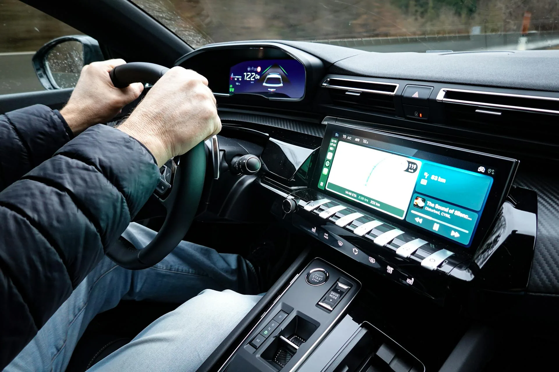 На гибриды пришлось 53 процента регистраций легковых автомобилей на Кипре в январе–сентябре 2026 года