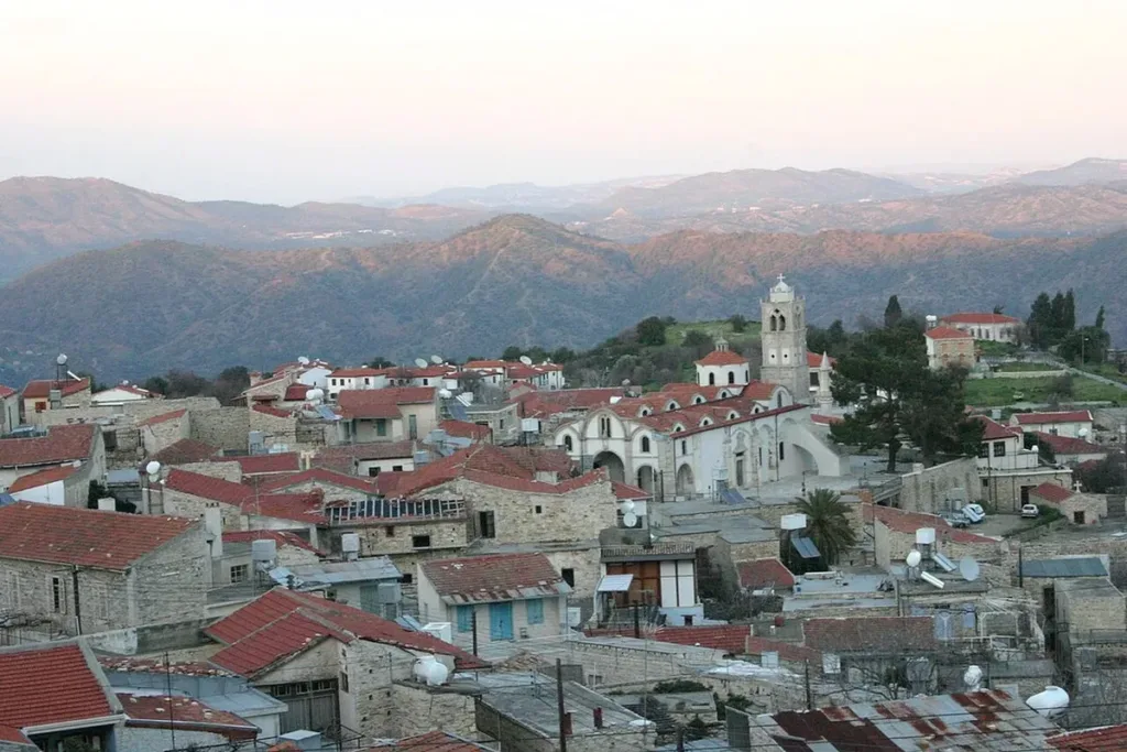 Lefkara mayor calls for urgent safety improvements on old Skarinou-Kofinou road