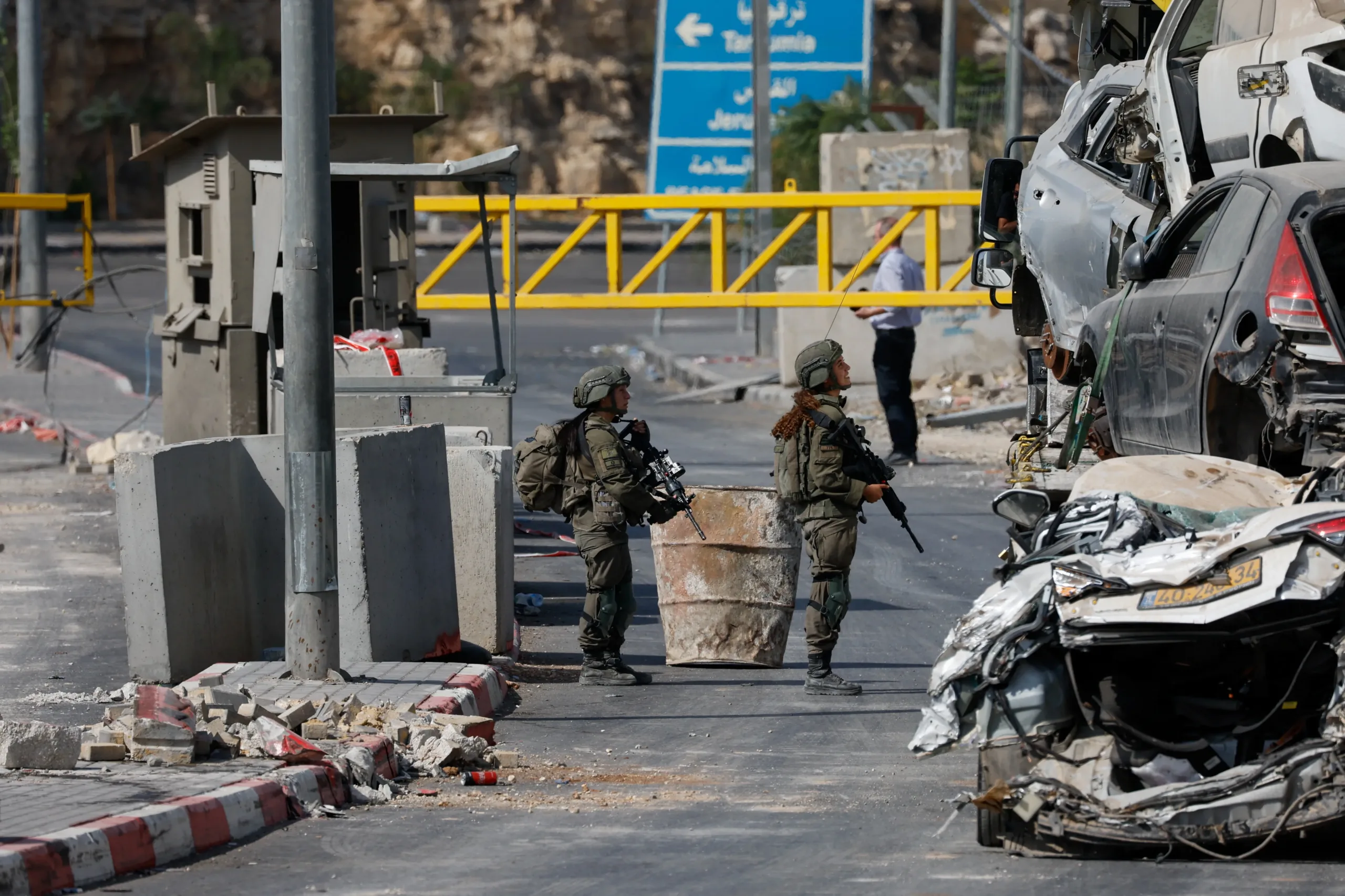 Hebron official says Israeli operation displaced around 1,200 Palestinians