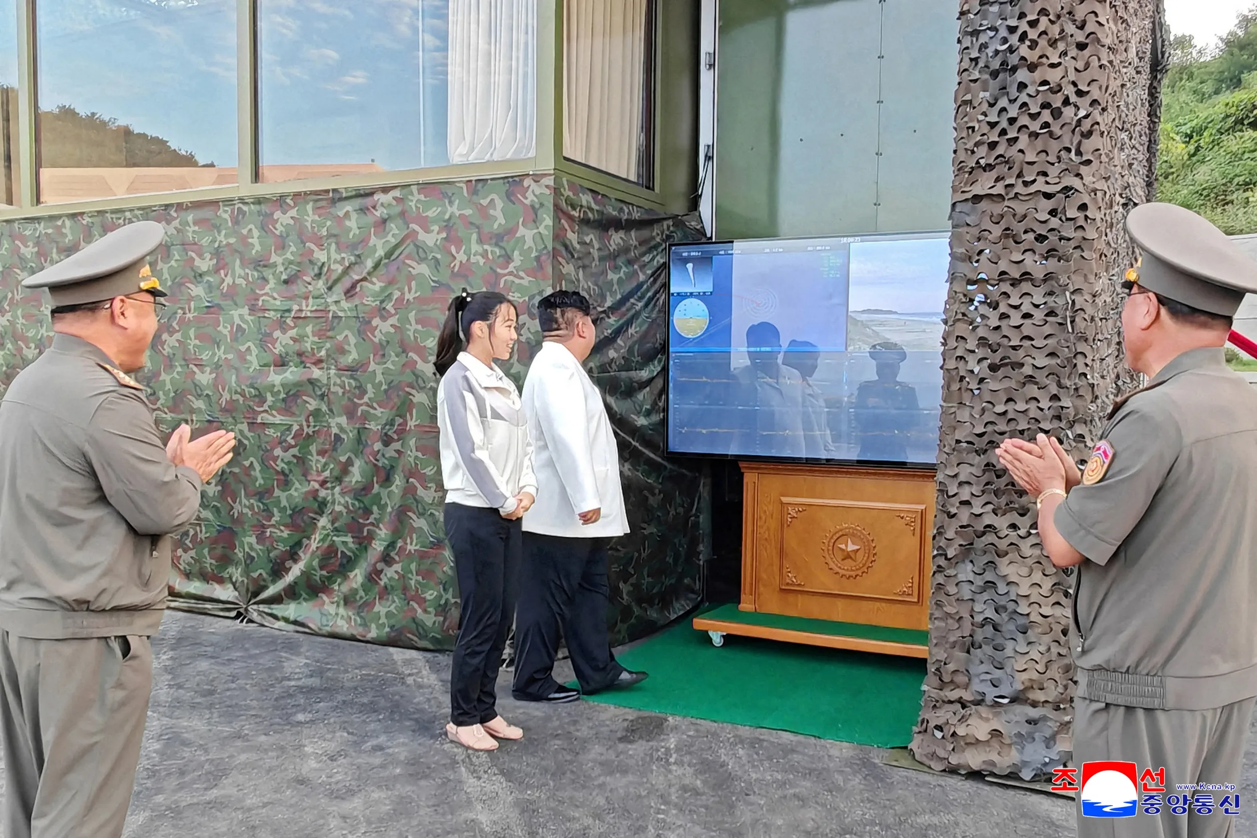 Северная Корея запустила баллистическую ракету после того, как отвергла обвинение Сеула в связи со взрывом мины