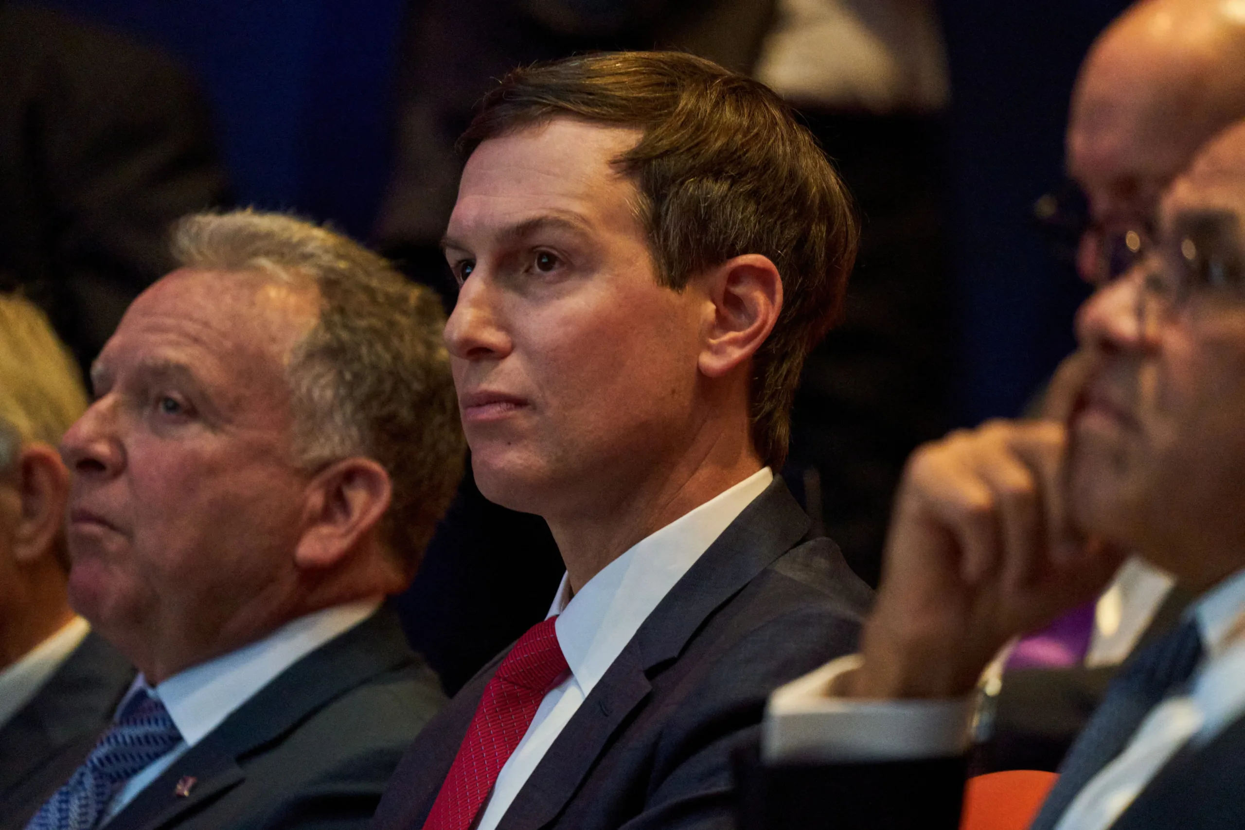 Переговоры США и России по Украине включают многомиллиардную сделку с активами Lukoil, сообщает New York Times