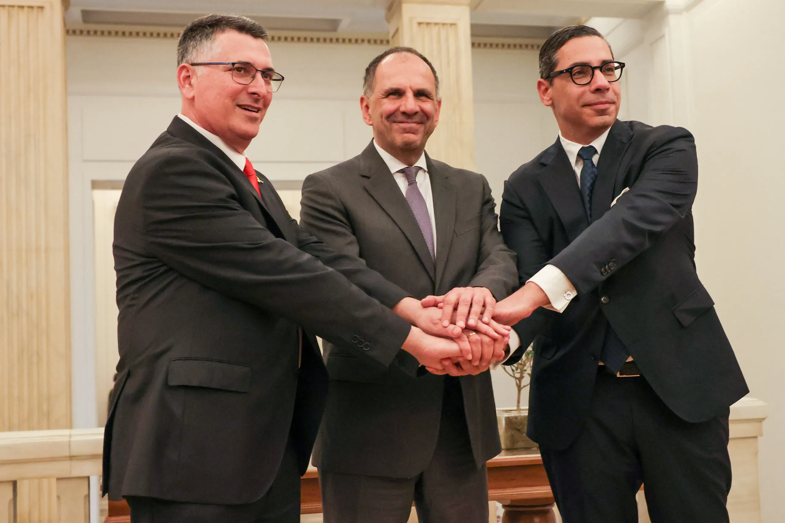 Η Κύπρος είναι έτοιμη για συμφωνία οριοθέτησης θαλάσσιων ζωνών με την Ελλάδα, δηλώνει ο Κόμπος