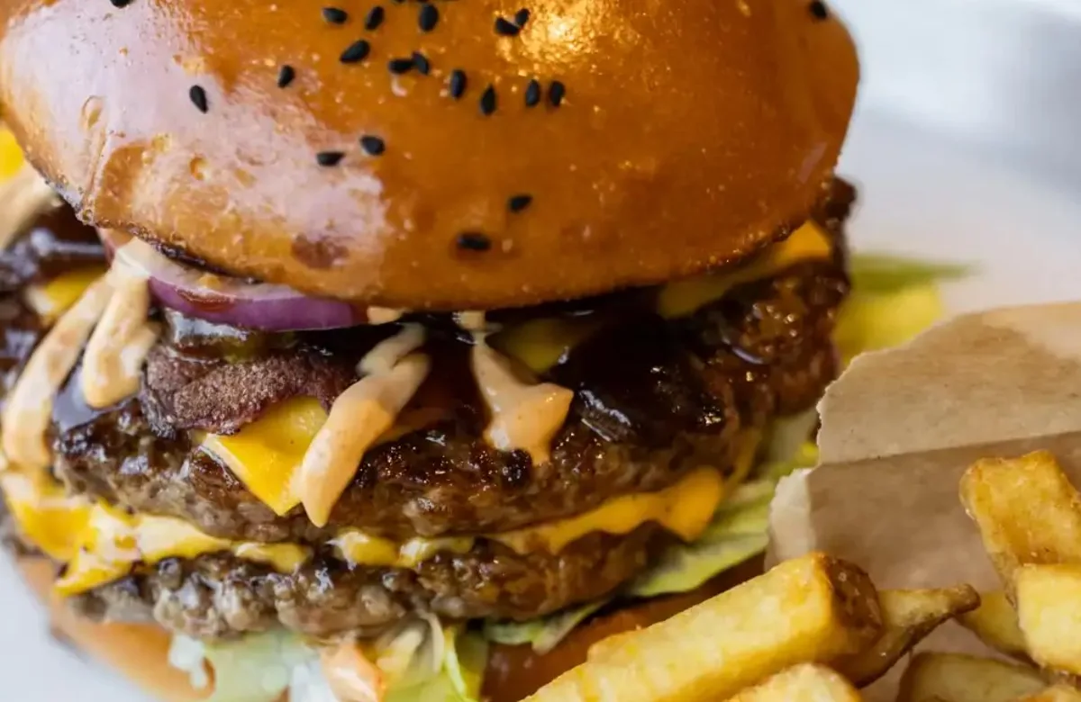 Κριτική για το Fat Bull αναδεικνύει το εκλεκτό βοδινό κρέας, τις επιλογές του μενού και τις τιμές στη Λεμεσό