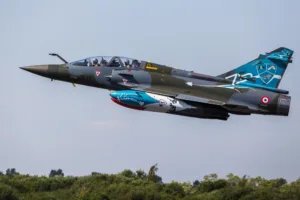 One dead, one missing after French military aircraft crashes